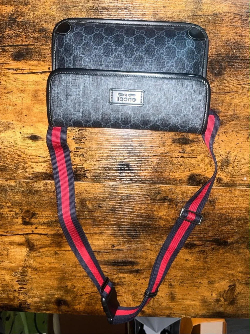 Gucci sling bag